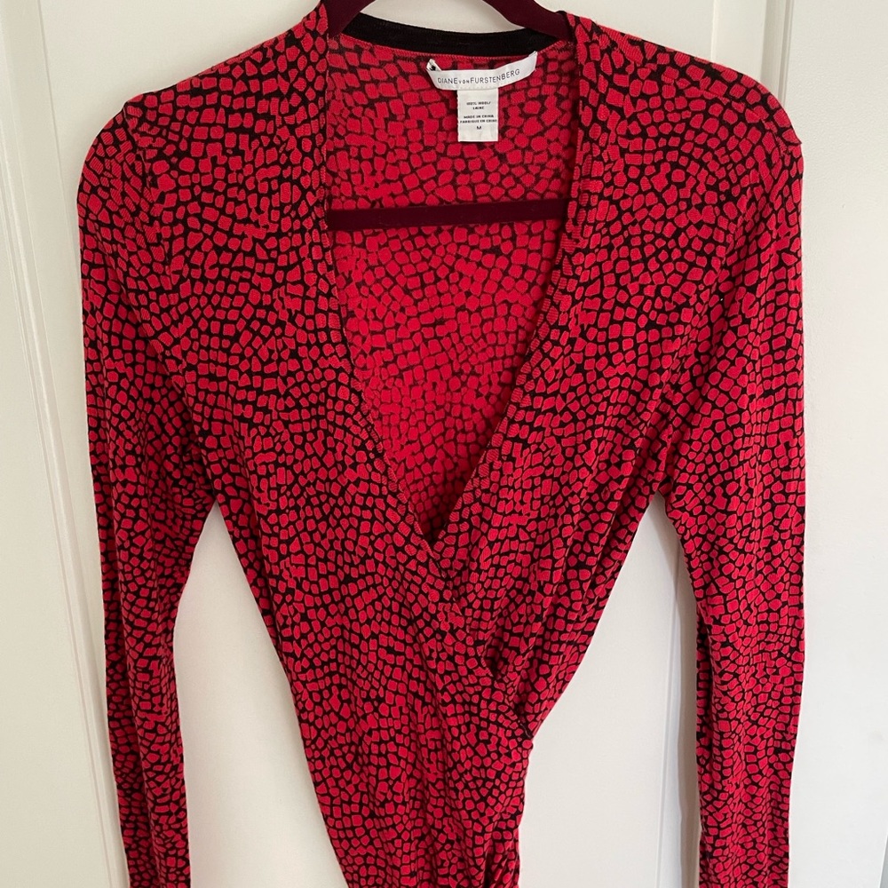 Diane von Furstenberg signature wrap dress. Wool. Size - Medium.